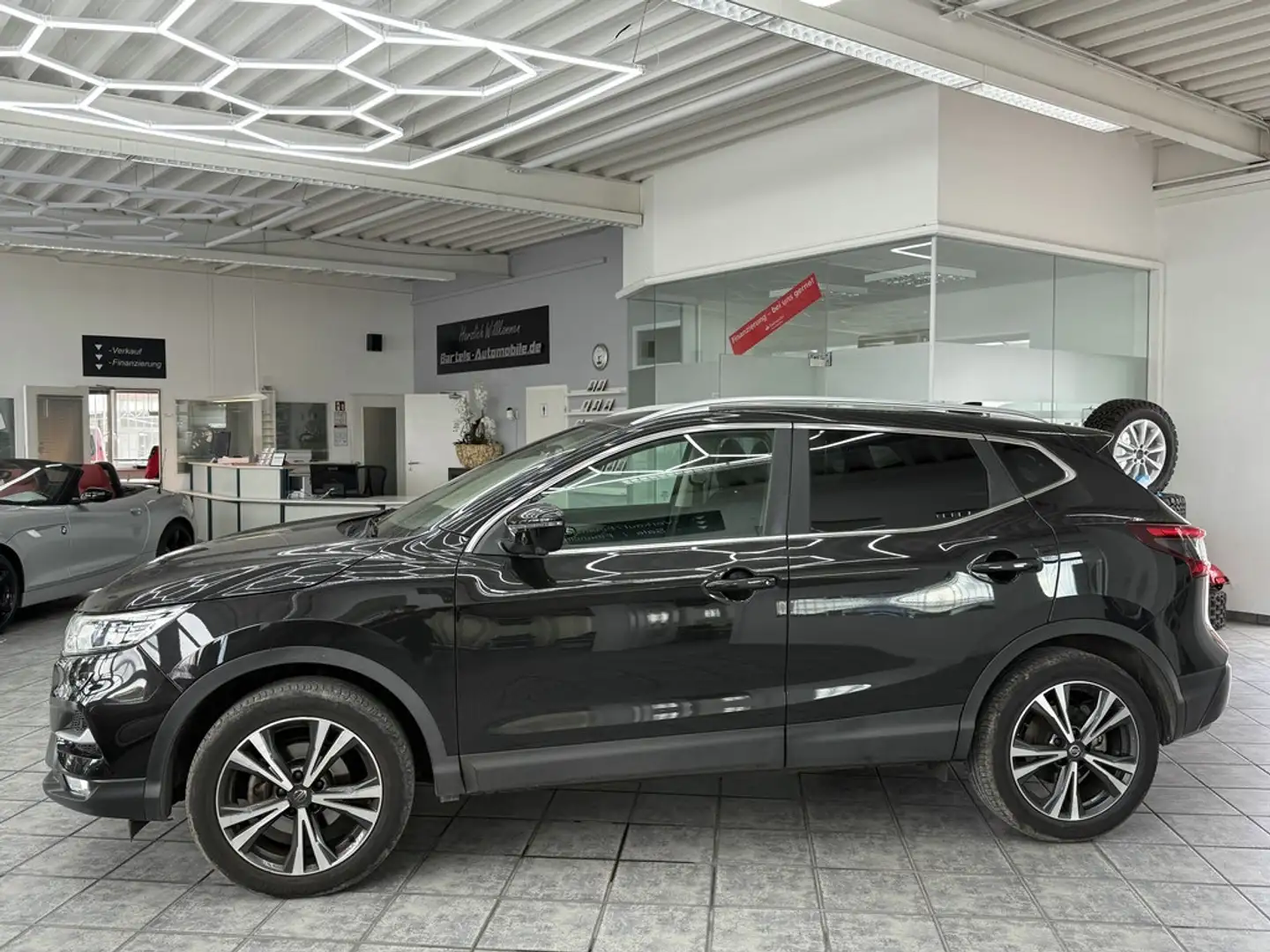 Nissan Qashqai 1.3 DIG-T N-Connecta, 360°, LED, Navi Noir - 2