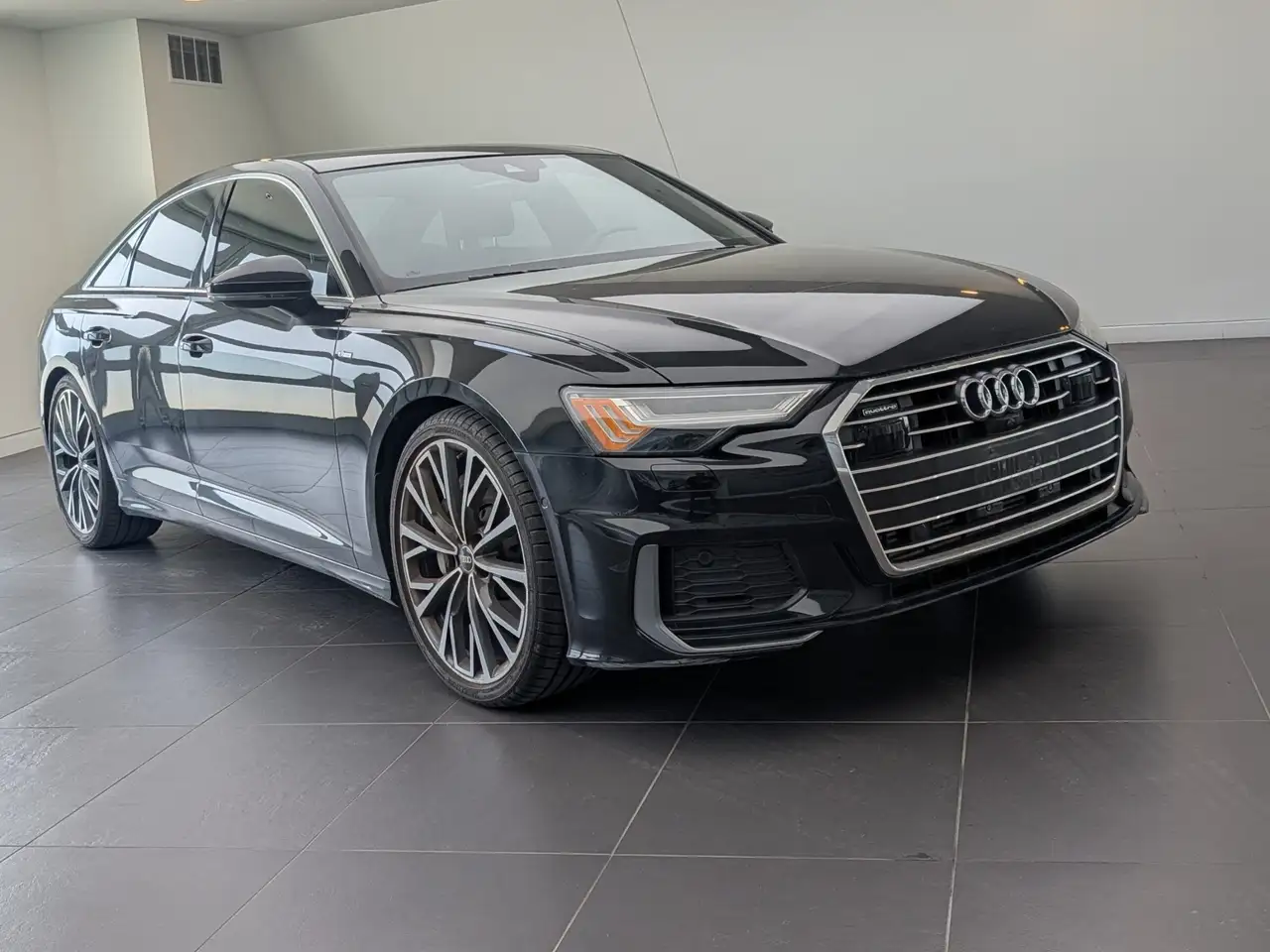 Audi A6 снимка Audi A6