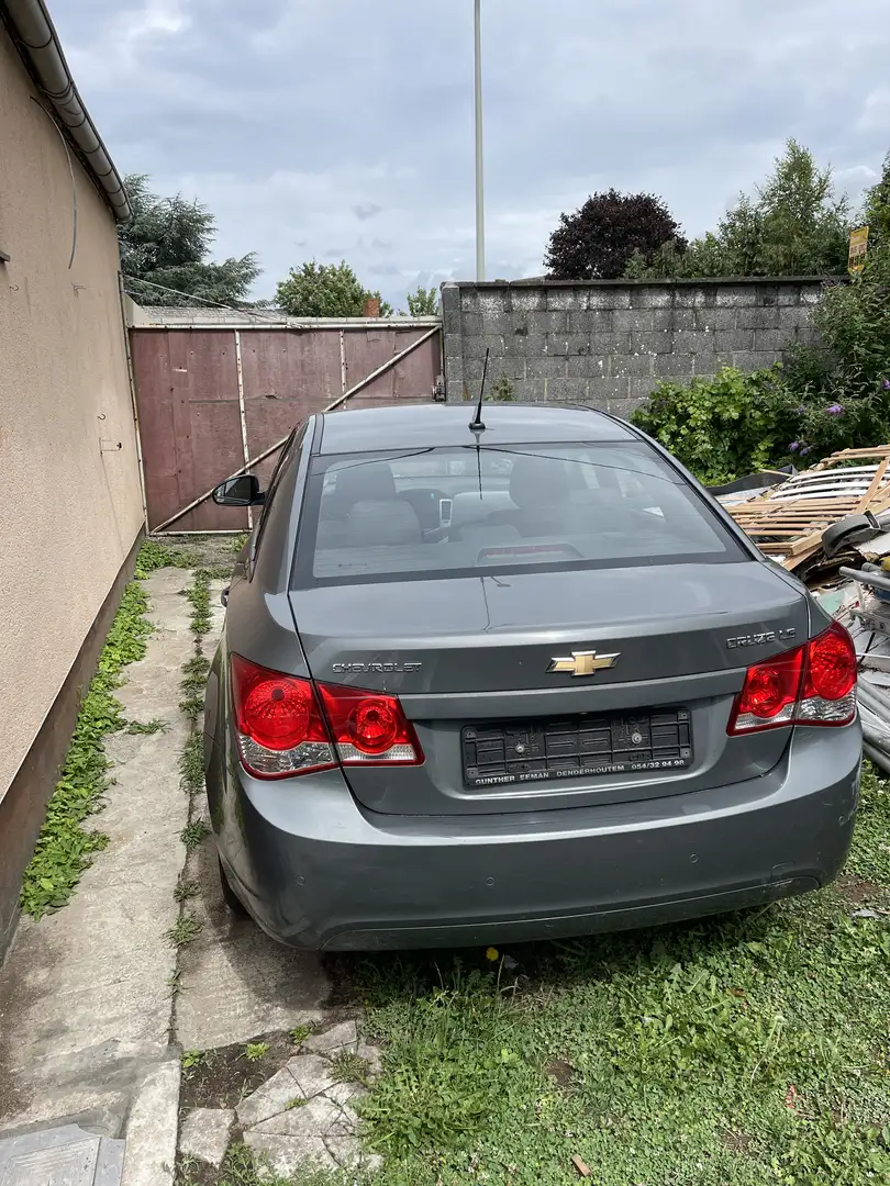 Chevrolet Cruze 1.6i LS - 1
