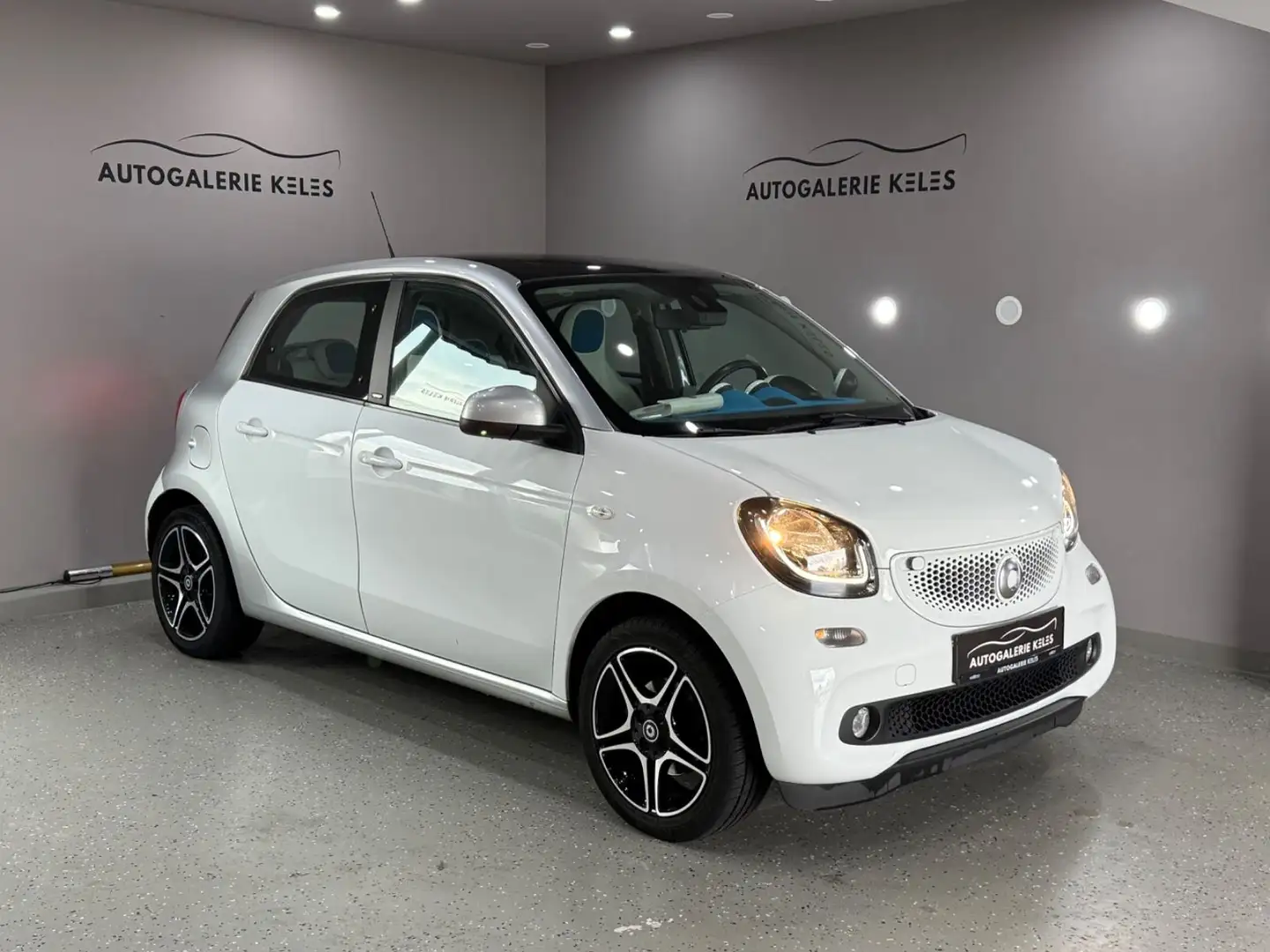 smart forFour Proxy LEDER*NAVI*PANO*KAM*JBL*SPUR Weiß - 1