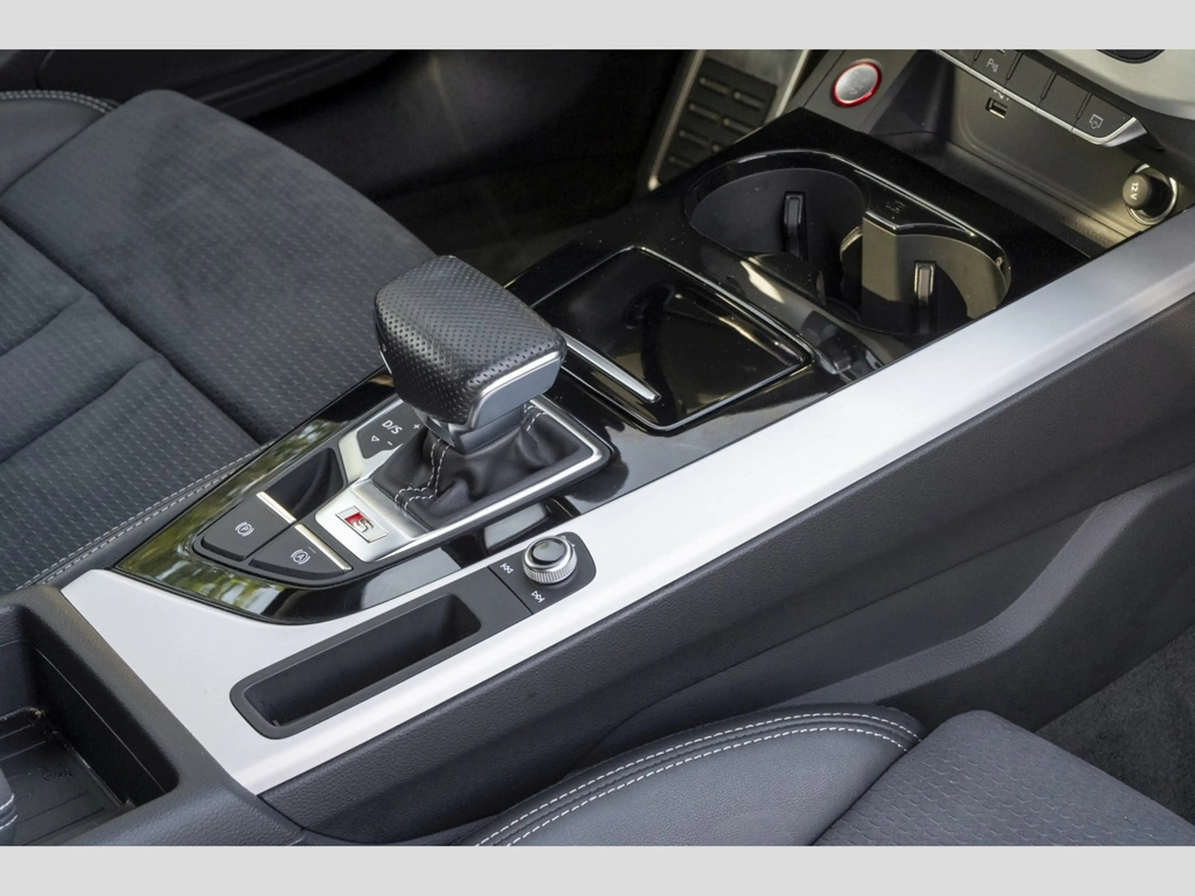 Audi S4 Avant 3.0 TDI quattro Optik schwarz/Matrix LED/Businesspaket/Smartp — photo 10