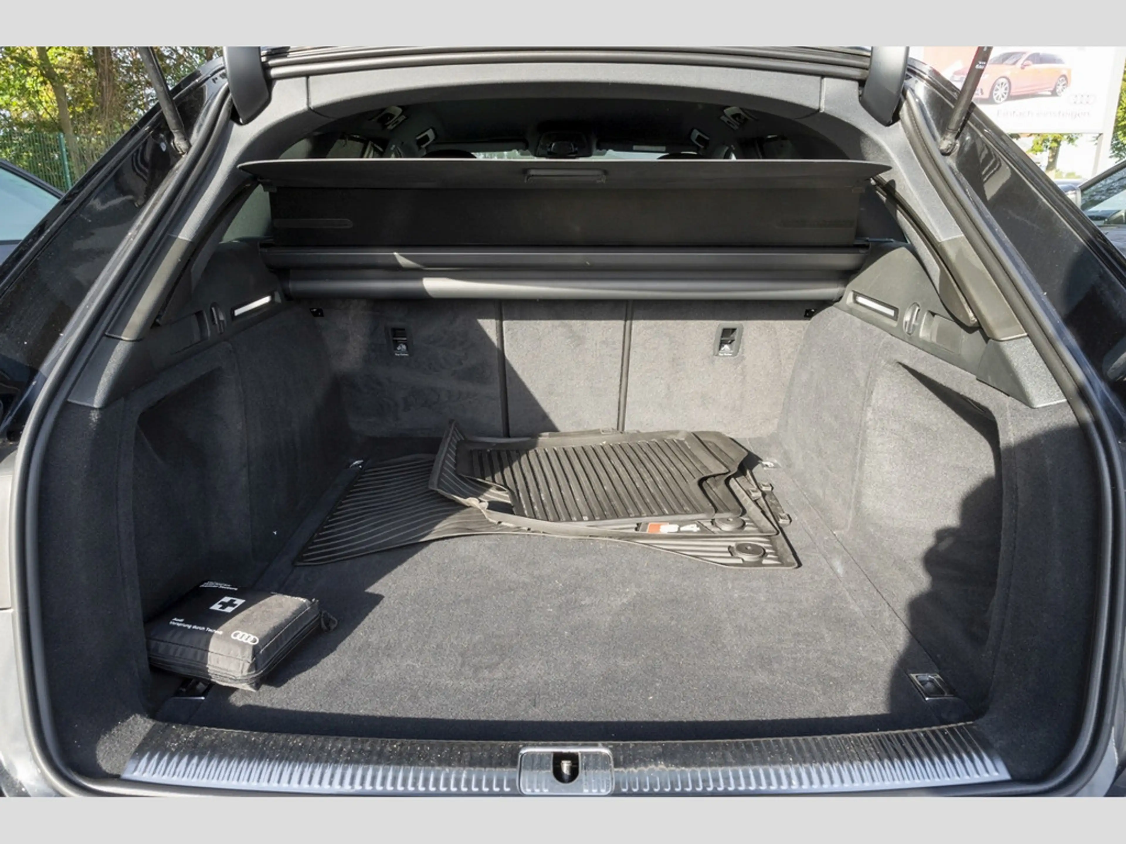 Audi S4 Avant 3.0 TDI quattro Optik schwarz/Matrix LED/Businesspaket/Smartp — photo 7