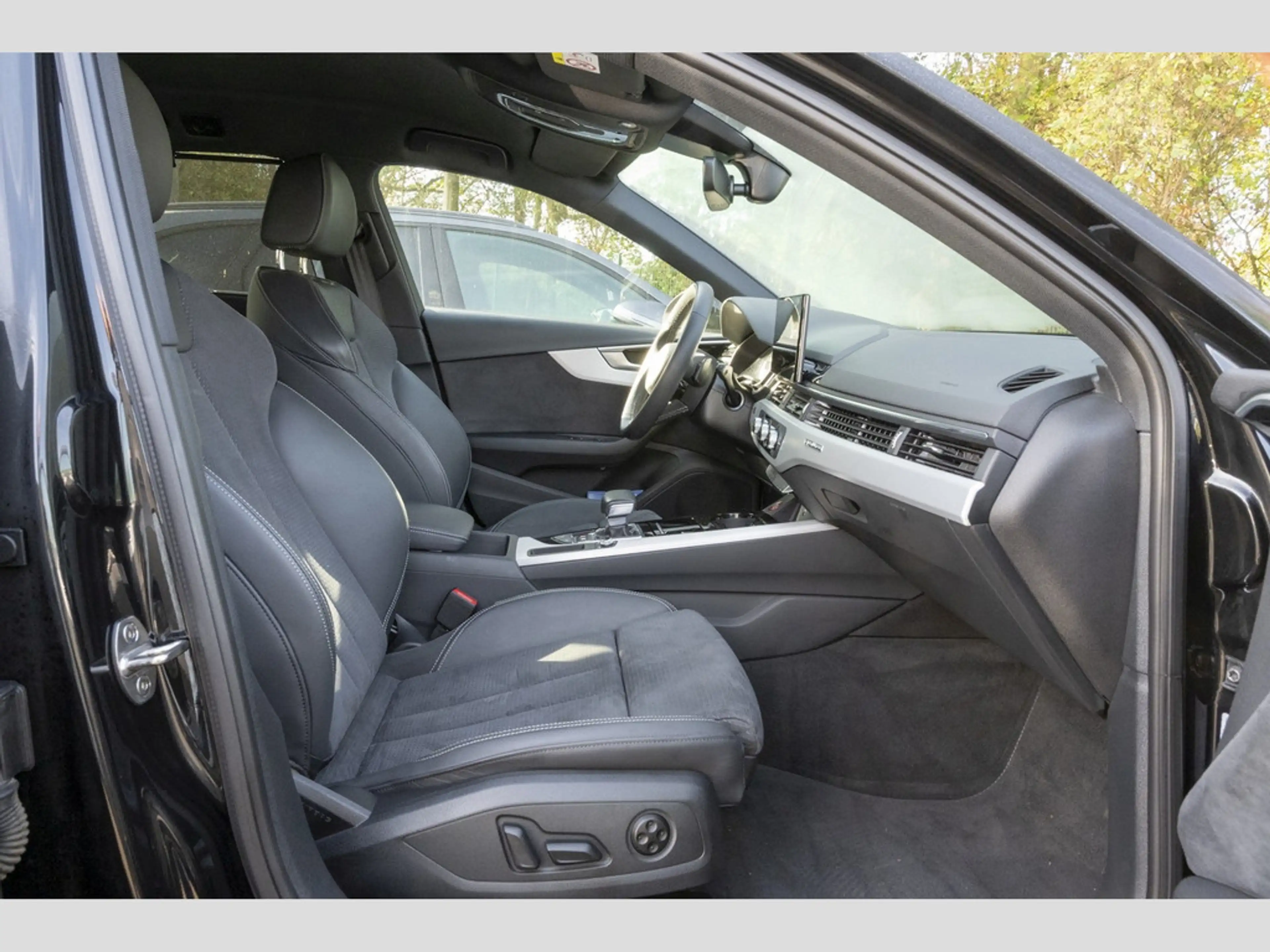 Audi S4 Avant 3.0 TDI quattro Optik schwarz/Matrix LED/Businesspaket/Smartp — photo 8
