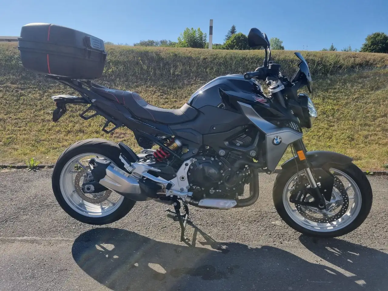 BMW F 900 R