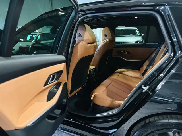 BMW 3 Series view 8