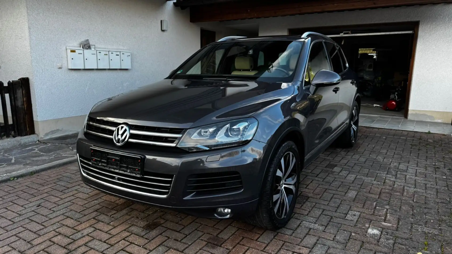 Volkswagen Touareg 3.0 V6*TÜV*EUR5**NAV*ESV*SHZ - 1