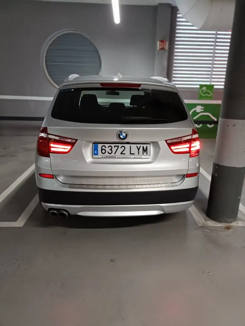BMW X1 xDrive 25dA Argent - 2