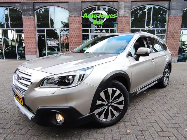 Subaru OUTBACK 2.5i Premium Trekhaak - Leder -  Schuif-/Kanteldak