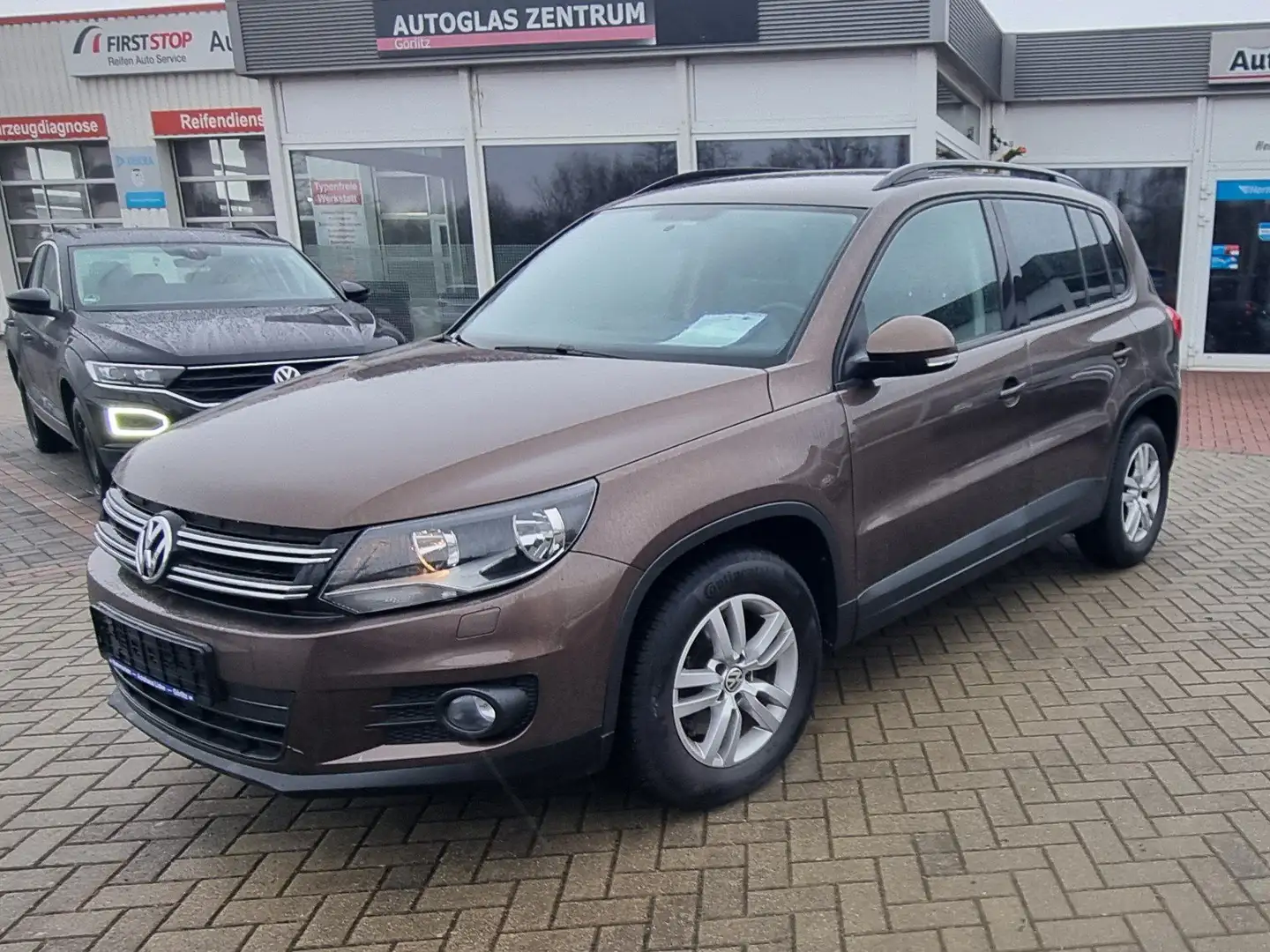 Volkswagen Tiguan NAVI/AHK/KLIMA/LMF/MAL/TFL/MFLL/ZV/BC/ Brun - 2