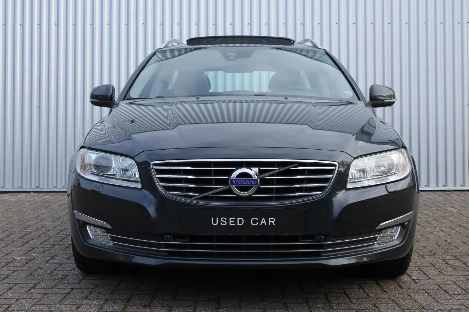 Volvo V70 2.0 T4 Inscription Edition | Stoelverkoeling/verwa Grijs - 2
