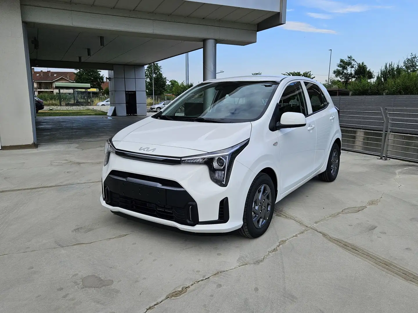 Kia Picanto 1.0 12V 5 porte Urban Bianco - 1