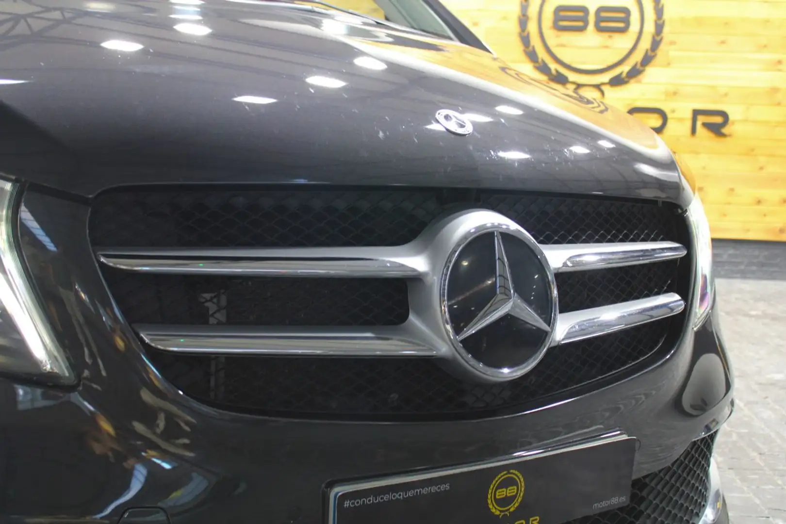 Mercedes-Benz V 250 250d Largo 7G Tronic Gris - 2