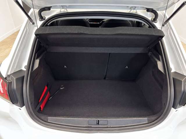 Peugeot 208 — photo 15