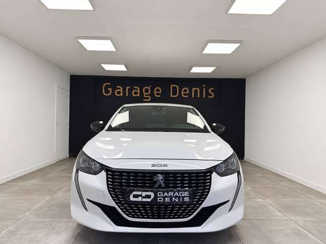Peugeot 208 — photo 2