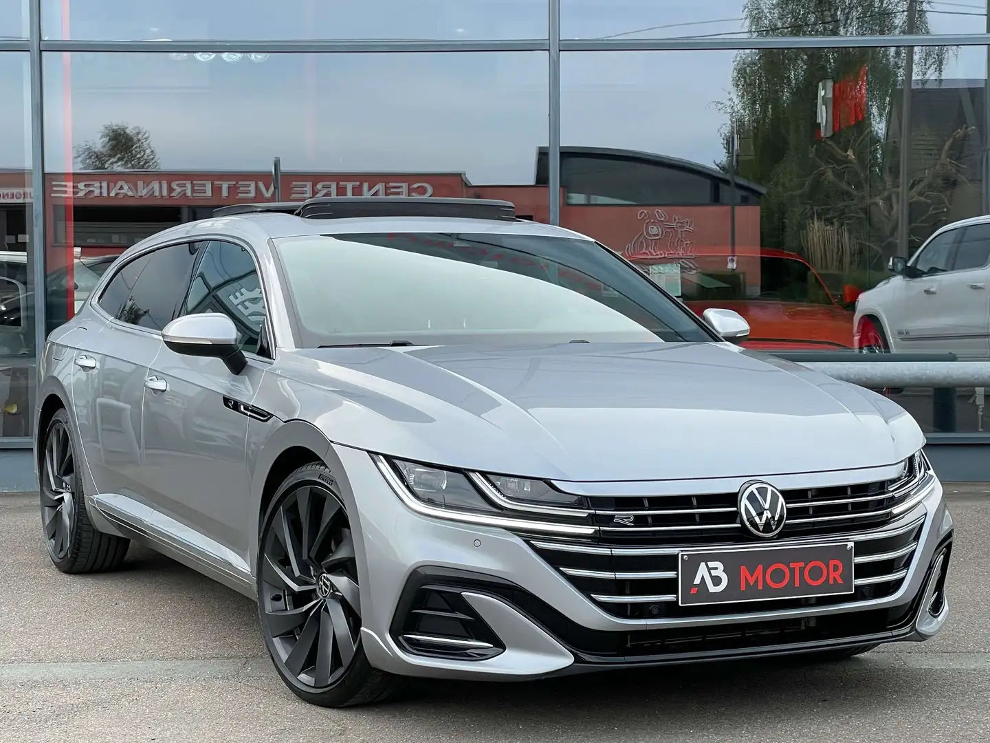 Volkswagen Arteon SB 2.0 TDi 200CV R-Line DSG TOIT PANO ACC H\u0026K Gris - 1