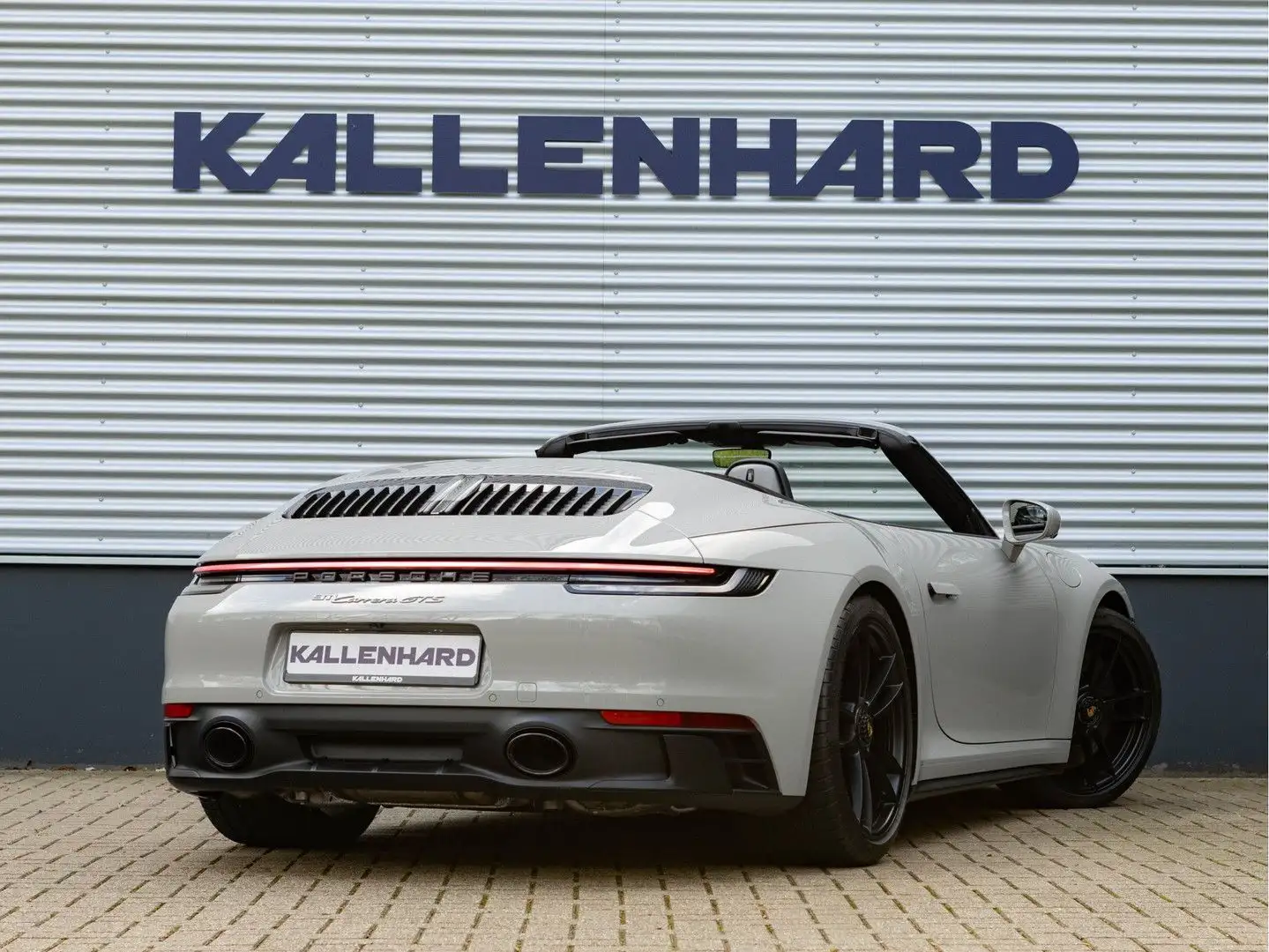Porsche 992 Cabrio 3.0 Carrera GTS - Burmester Audio - M Grau - 2