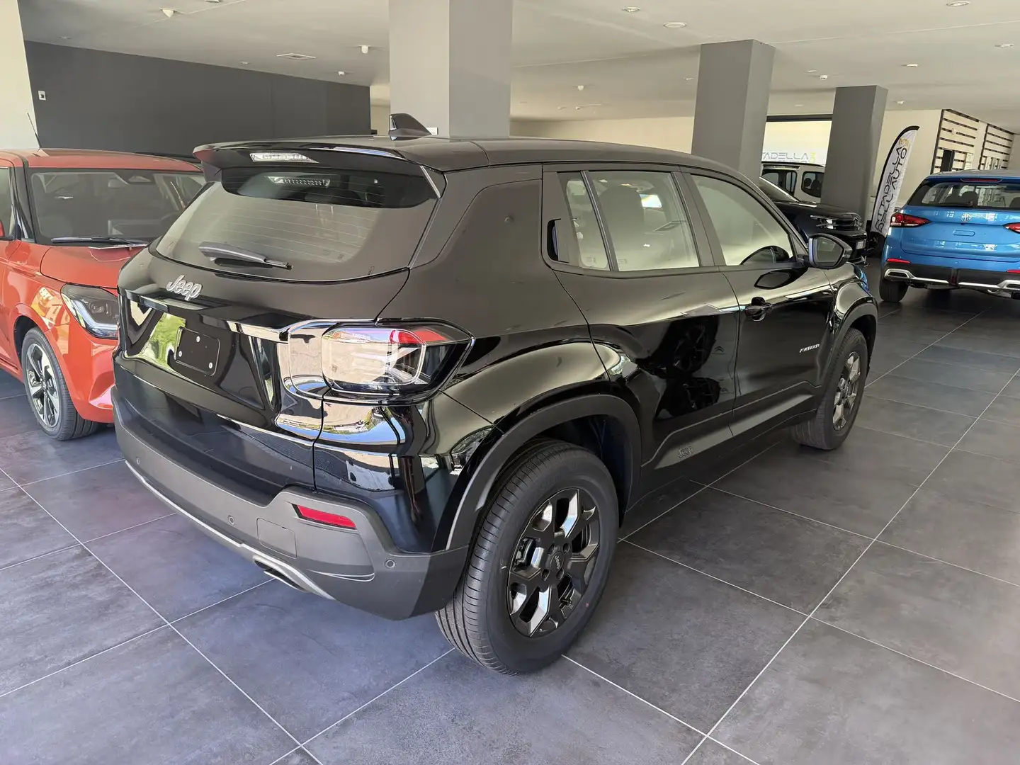 Jeep Avenger 1.2 Turbo Longitude Nero - 2