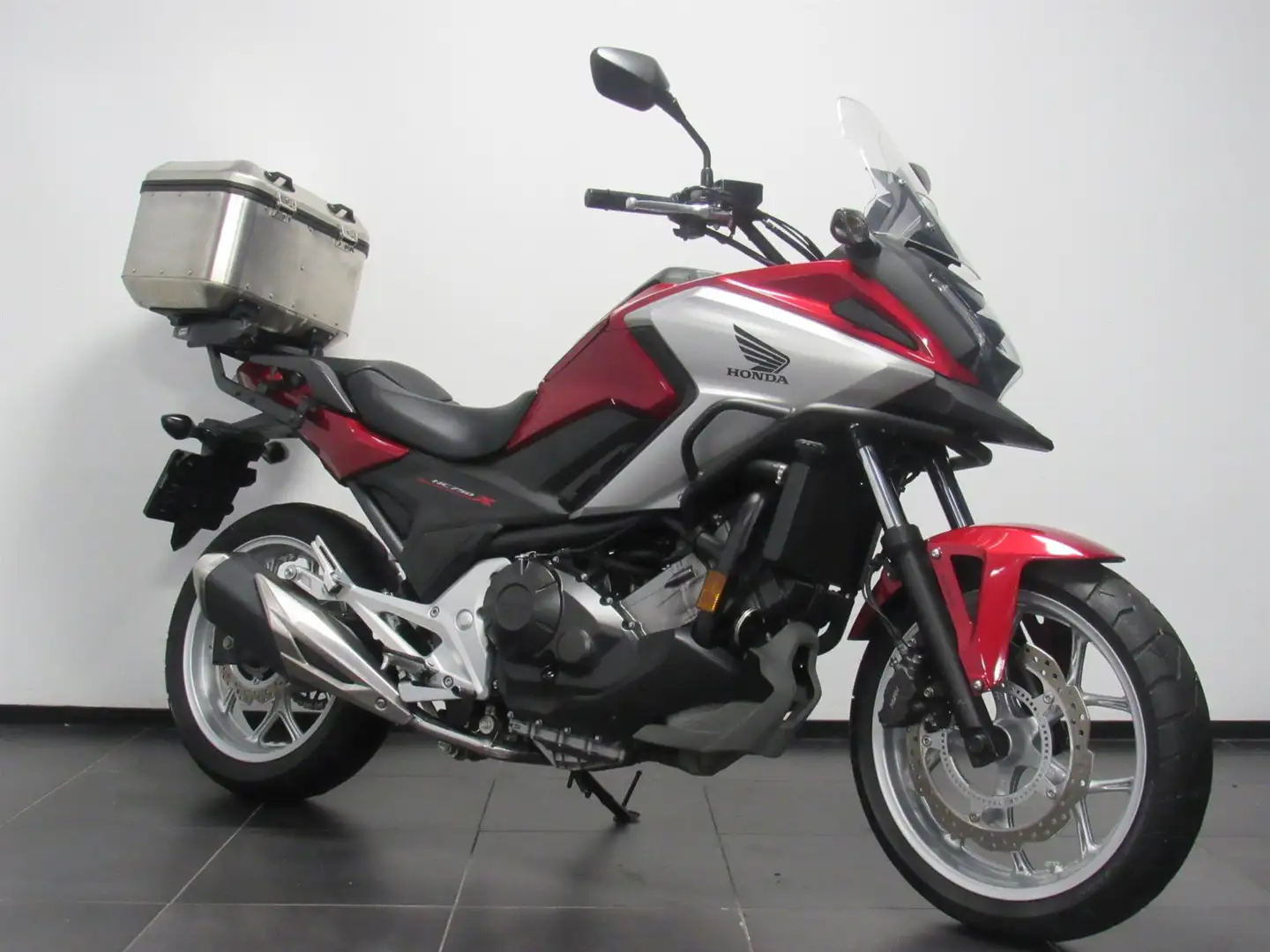 Honda NC 750 X ABS Rood - 2