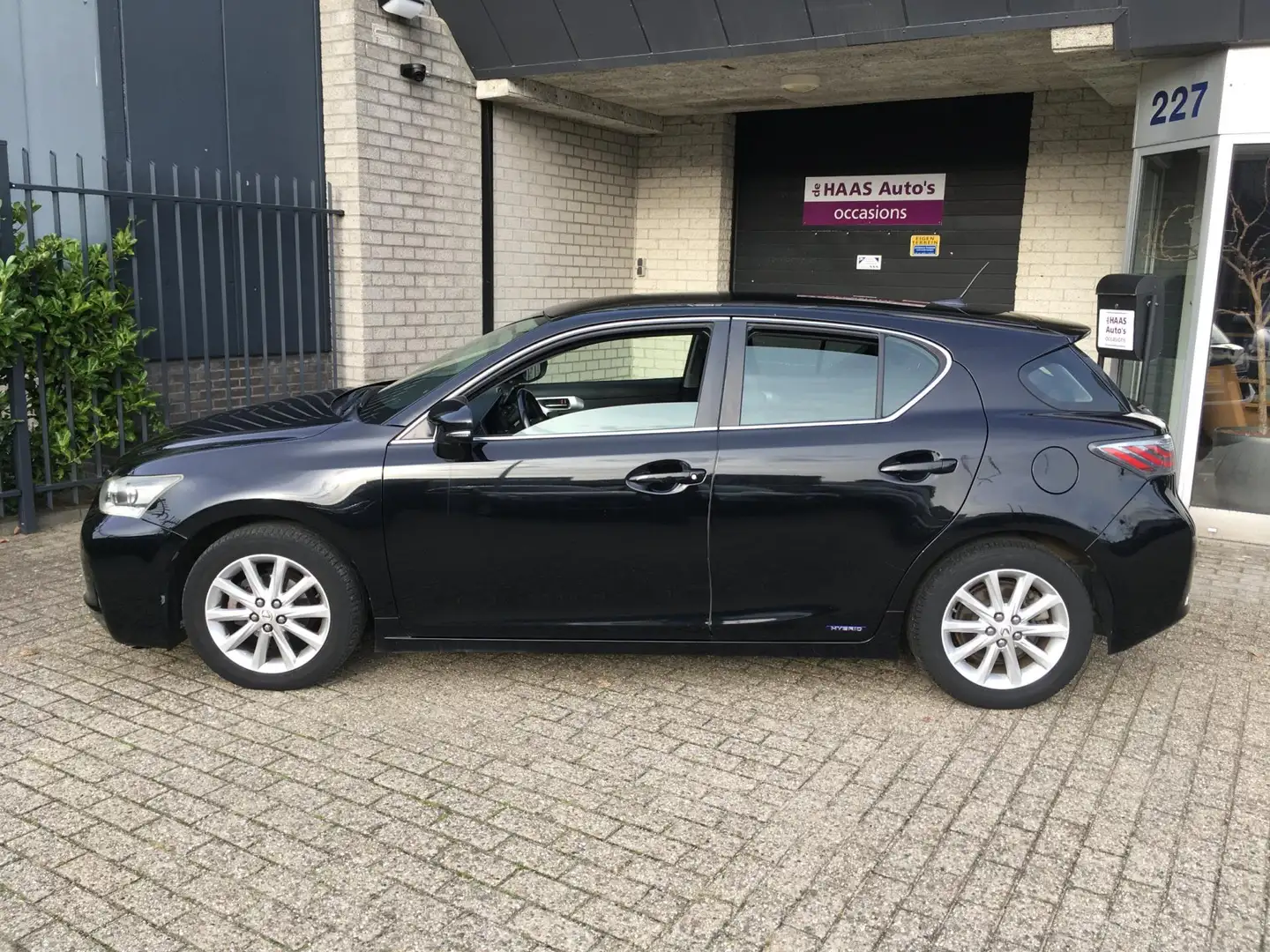 Lexus CT 200h Hybrid / DEALER SERVICED / ALU VELGEN Zwart - 2
