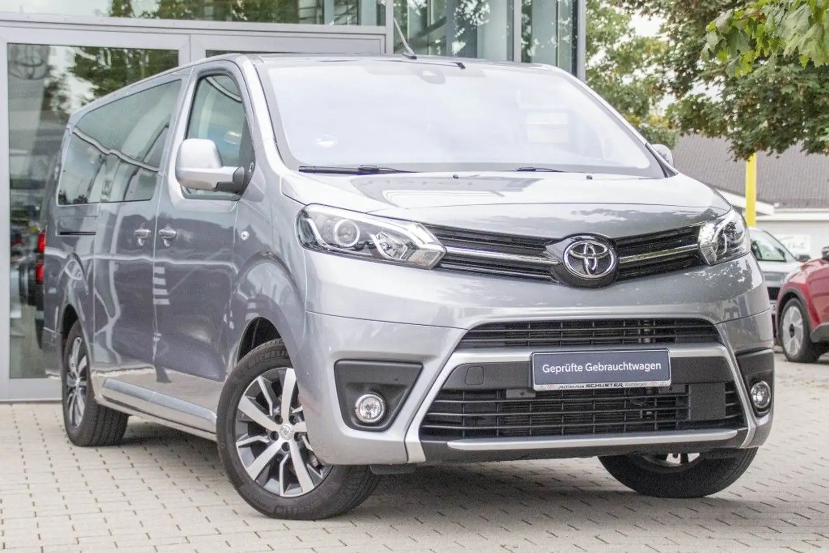 Toyota Proace Verso 2,0-l-D-4D L2 Team D *Ledersitze*AHK* Argintiu - 1
