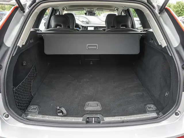 Volvo XC60 view 17