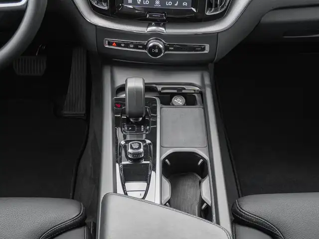 Volvo XC60 view 14