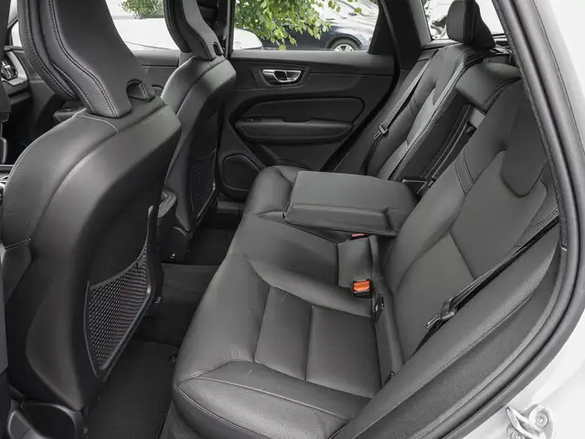 Volvo XC60 view 16
