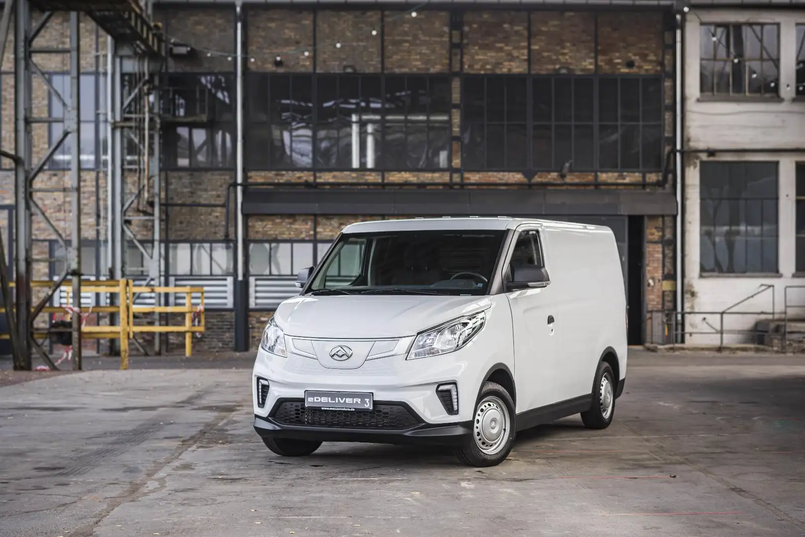 Maxus Sonstige eDeliver3 PANEL VAN 50KWH LWB MJ22 L2 Weiß - 1
