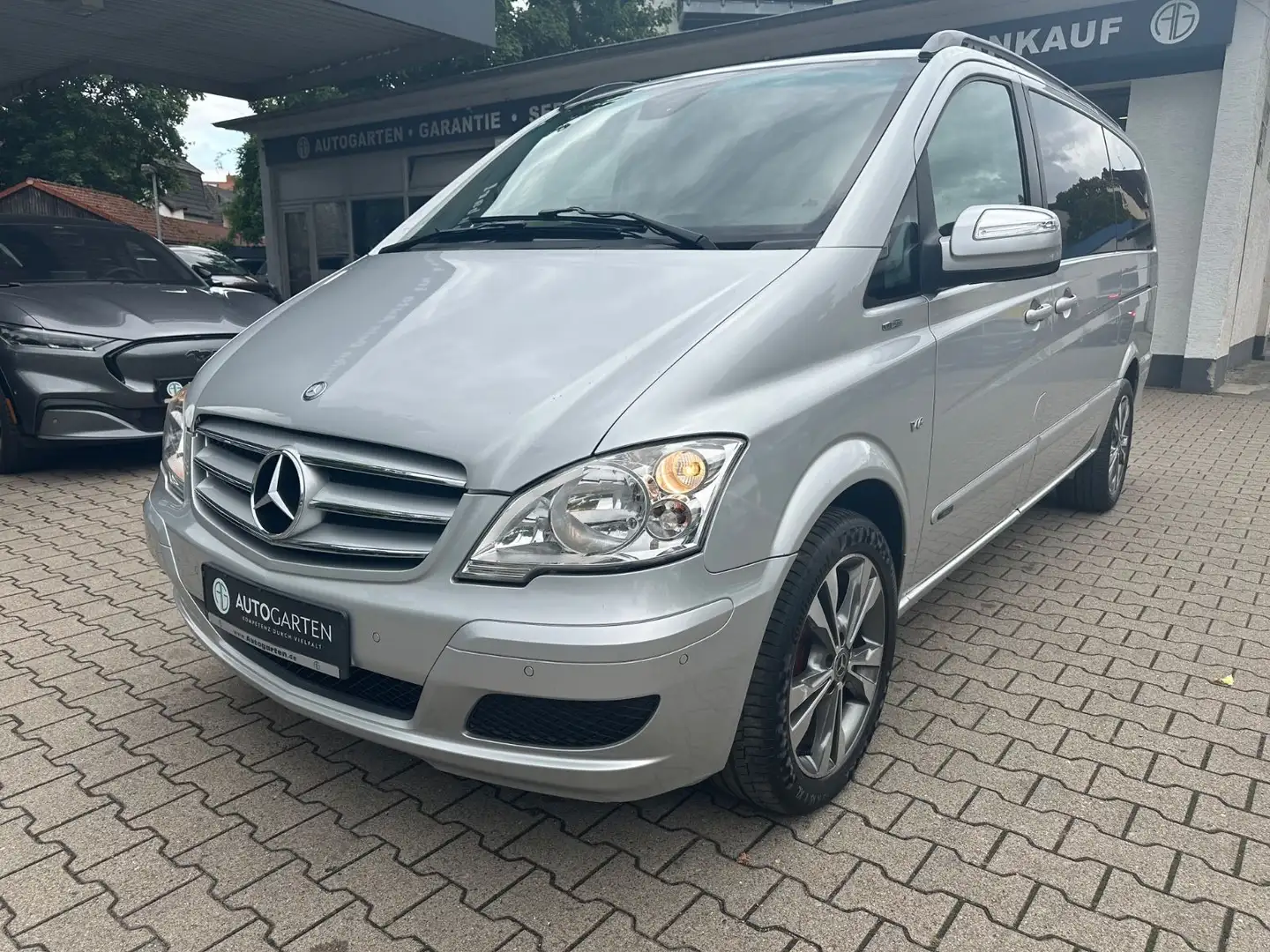 Mercedes-Benz Viano 3.0 CDI Trend Edition lang 8Sitze Argent - 1