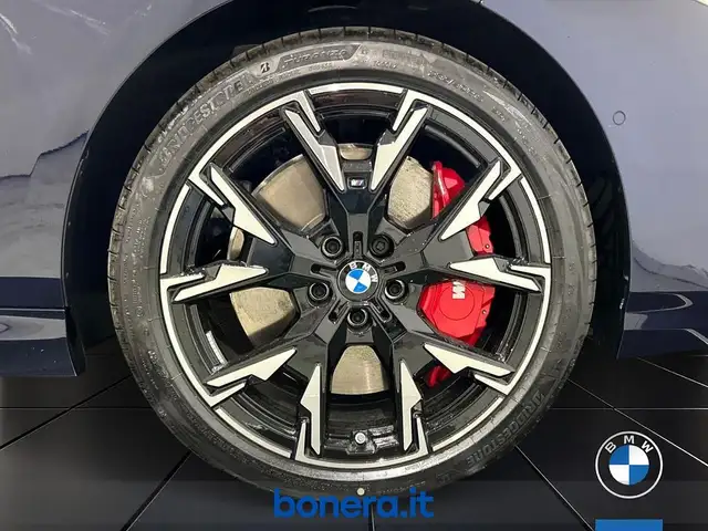 BMW M5 view 12