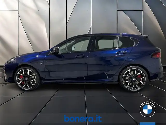 BMW M5 view 8