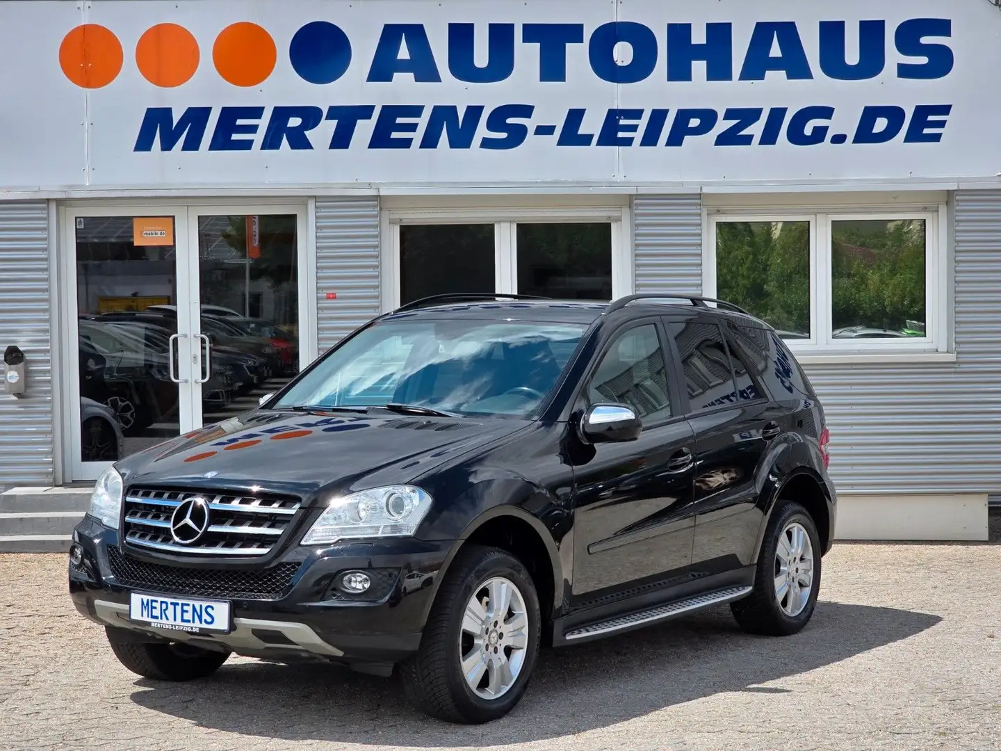 Mercedes-Benz ML 320 ML 4M 7G Facelift Navi Xenon SHZ AHK Gewerbe Noir - 1
