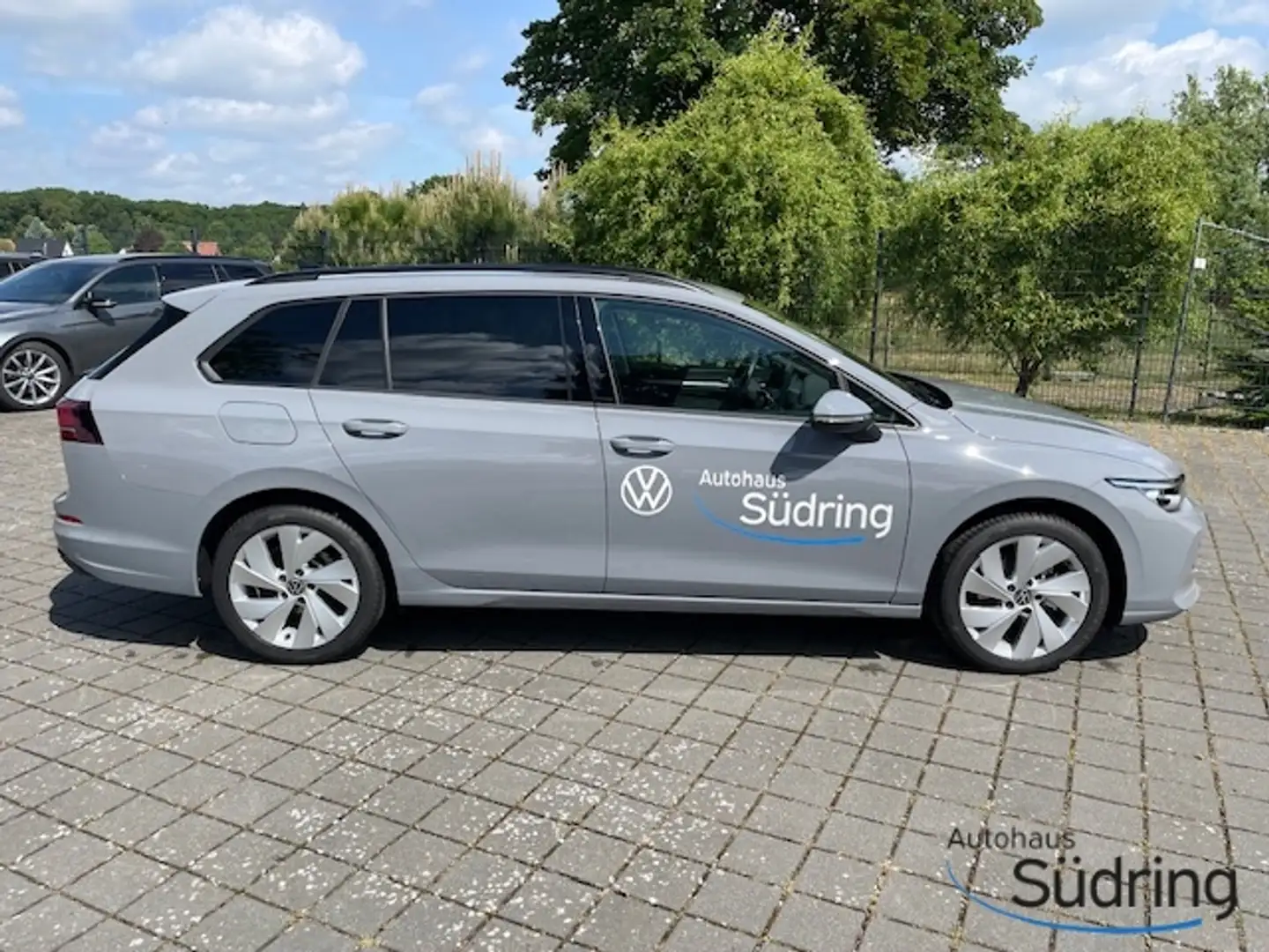Volkswagen Golf Variant VIII 1,5 TSI Life AHK App Connect Grau - 2