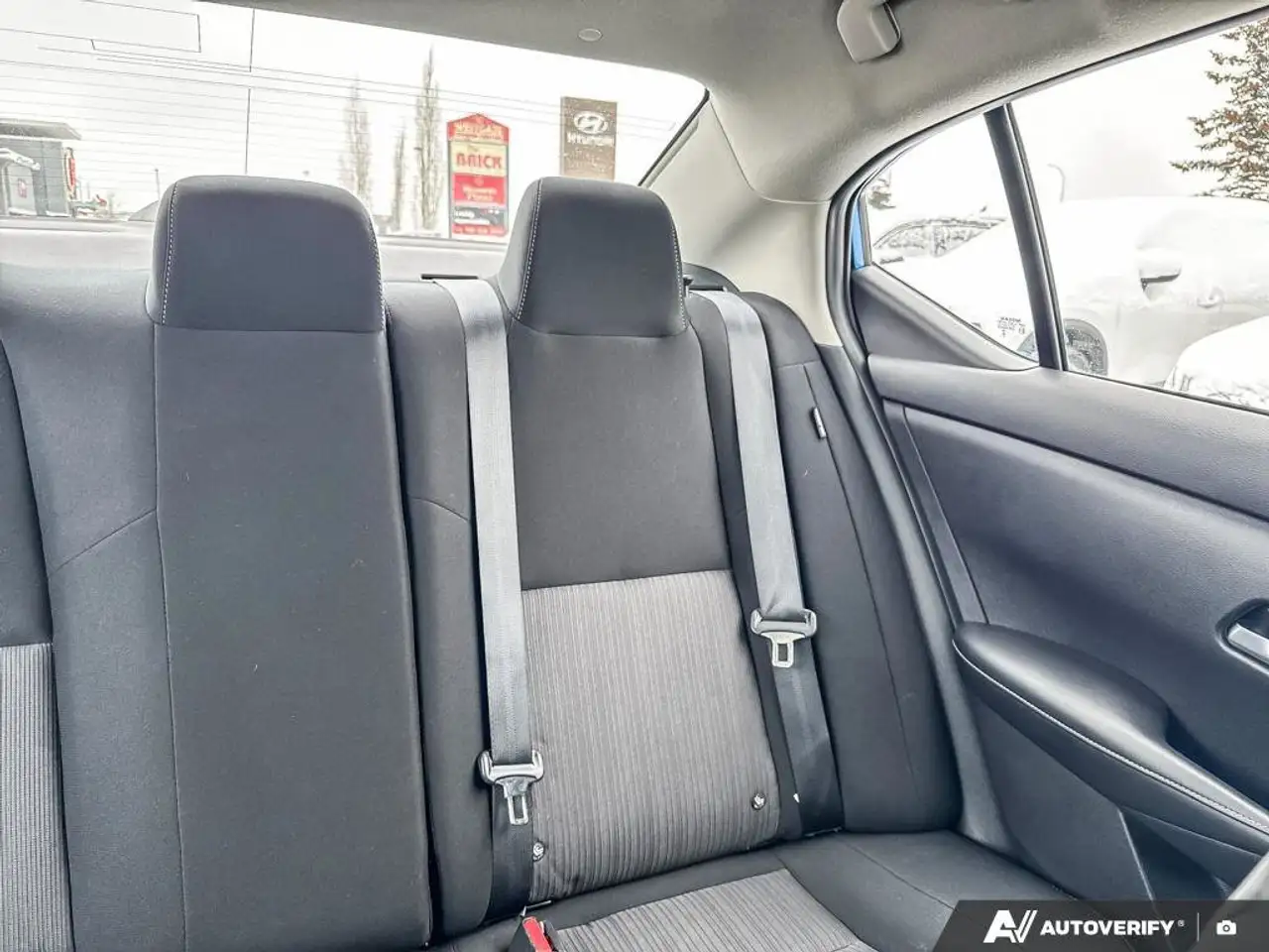 Nissan Sentra снимка Nissan Sentra