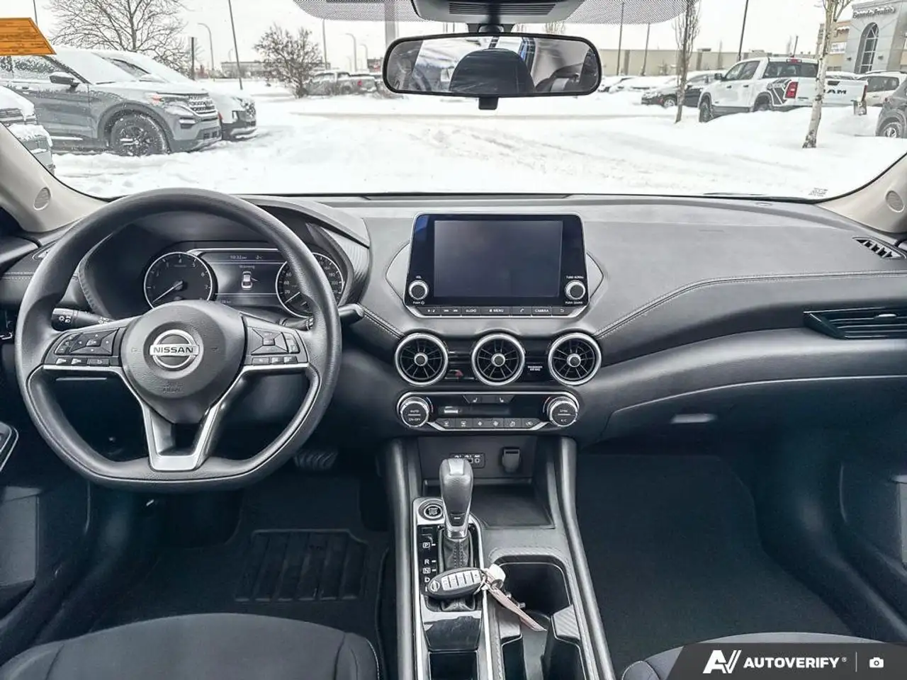 Nissan Sentra снимка Nissan Sentra