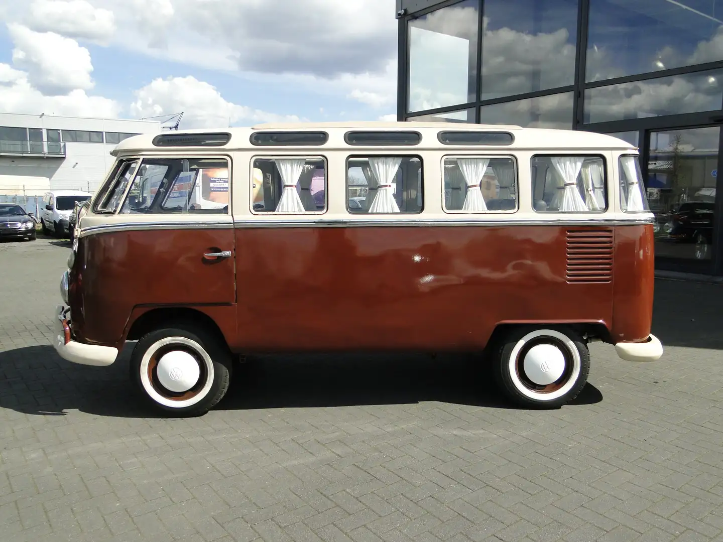Volkswagen T1 T 1 BUS SAMBA 9 SITZER 21 FENSTER OLDTIMER Weiß - 2
