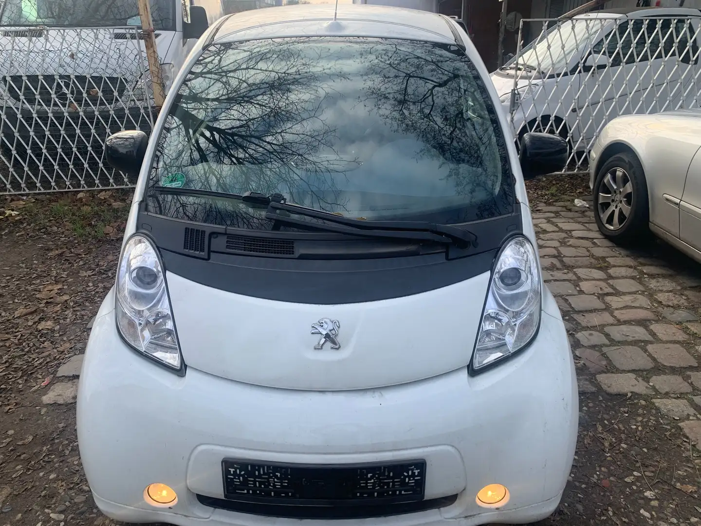 Peugeot iOn Basis VollAusstattung1jahr GarantieTÜV Neu1Hand White - 1