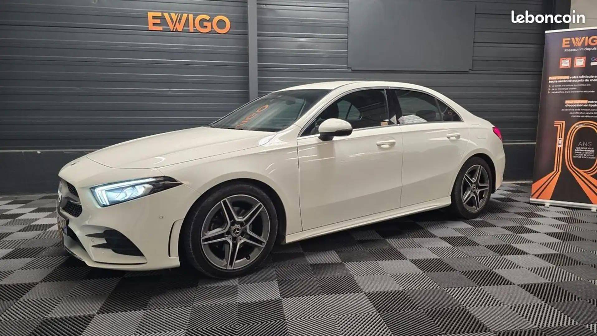 Mercedes-Benz A 180 Mercedes BERLINE 1.5 180 D 115 AMG LINE 7G-DCT BVA LIMOUSINE Weiß - 1