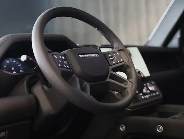 Land Rover Defender view 11