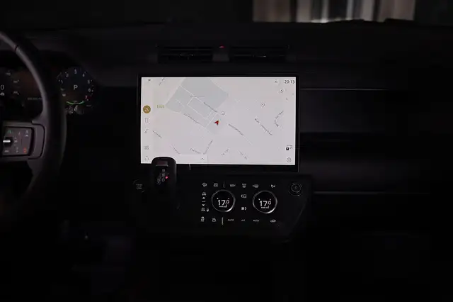 Land Rover Defender view 28
