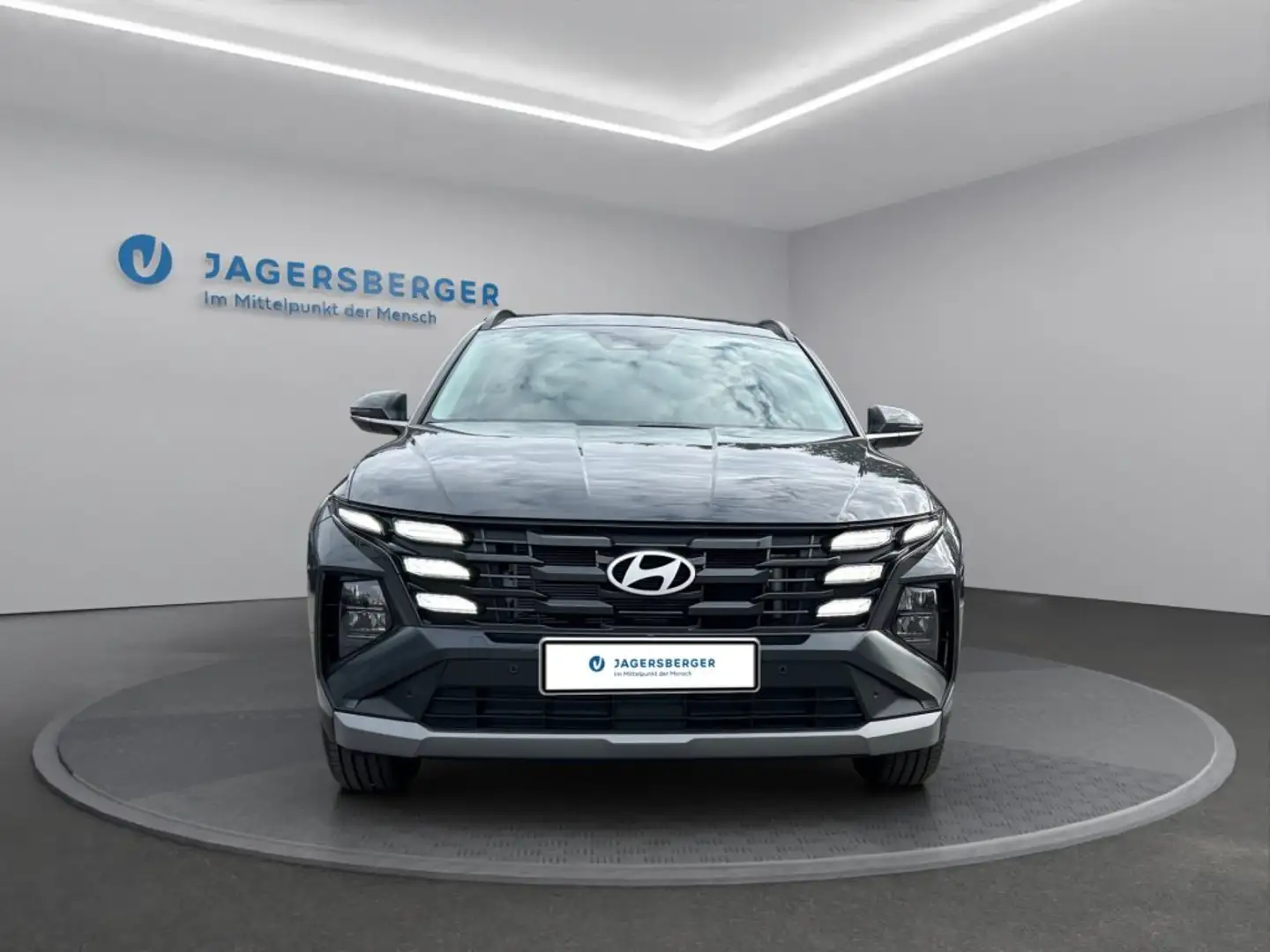 Hyundai TUCSON Jubile 1,6 T-GDi HEV ALLRAD & AUTOMATIK Grau - 2