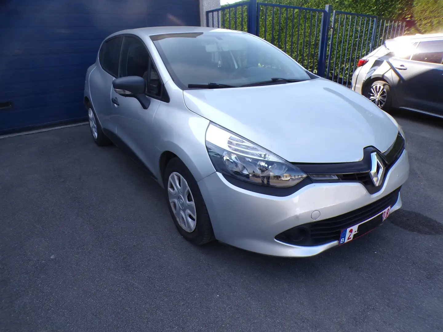Renault Clio 1.2i - 1