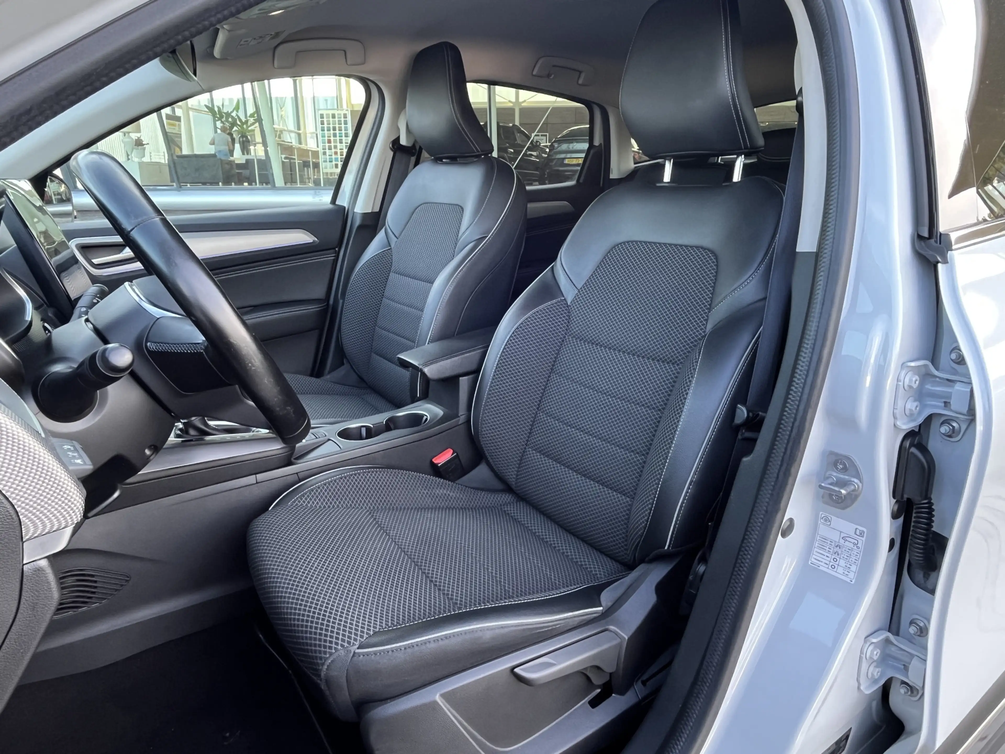 Renault Arkana 1.6 E-Tech Hybrid 145 PK Intens / Camera / Dode ho — photo 12
