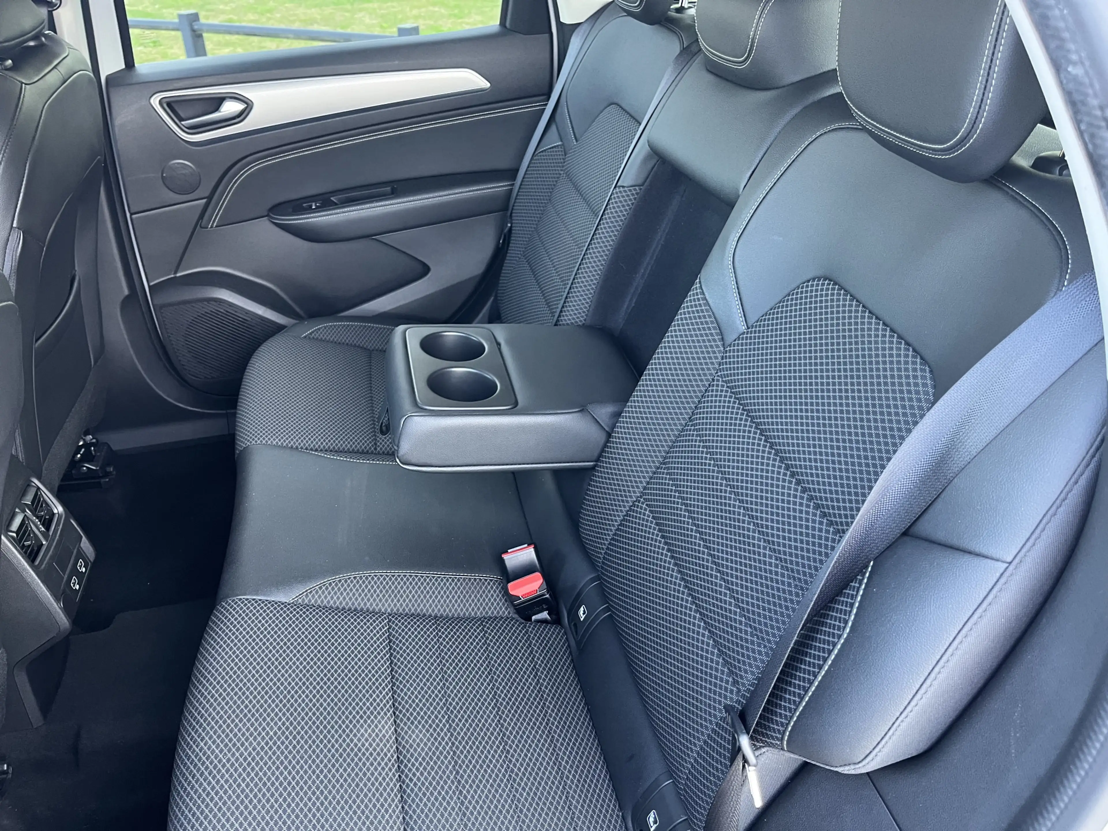 Renault Arkana 1.6 E-Tech Hybrid 145 PK Intens / Camera / Dode ho — photo 14