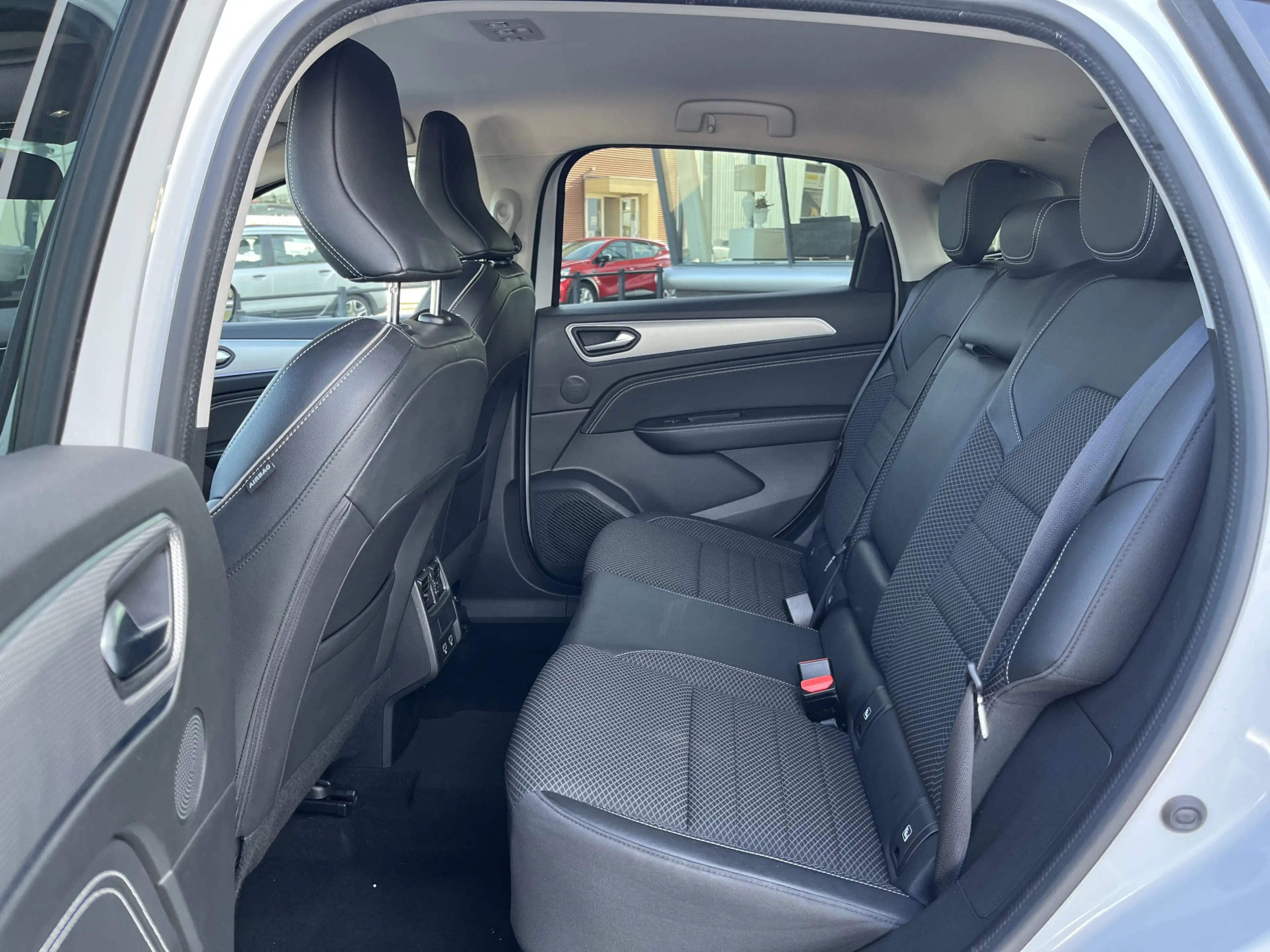 Renault Arkana 1.6 E-Tech Hybrid 145 PK Intens / Camera / Dode ho — photo 13