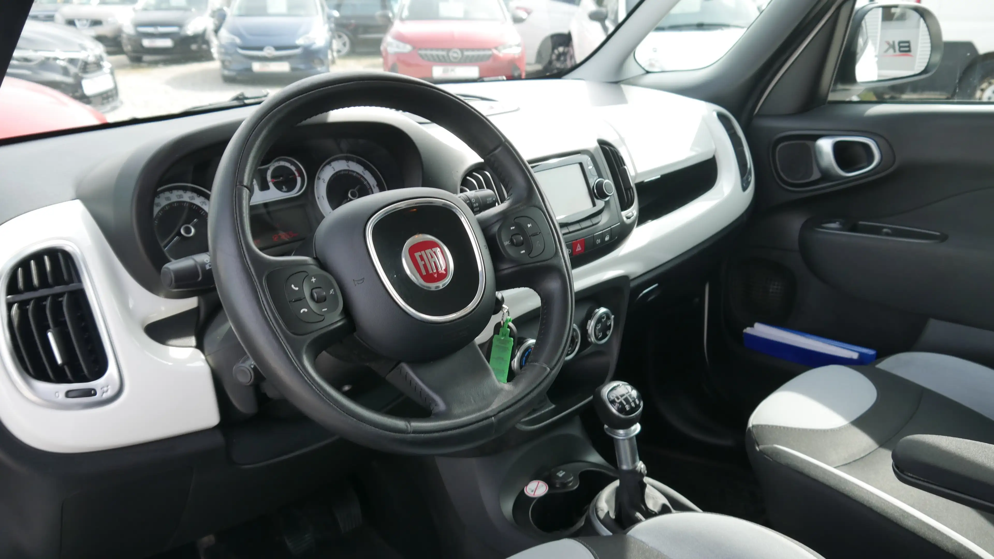 Fiat 500L TÜV,- Kundendienst Neu Sitzheiz. Klima Tempomat — photo 11