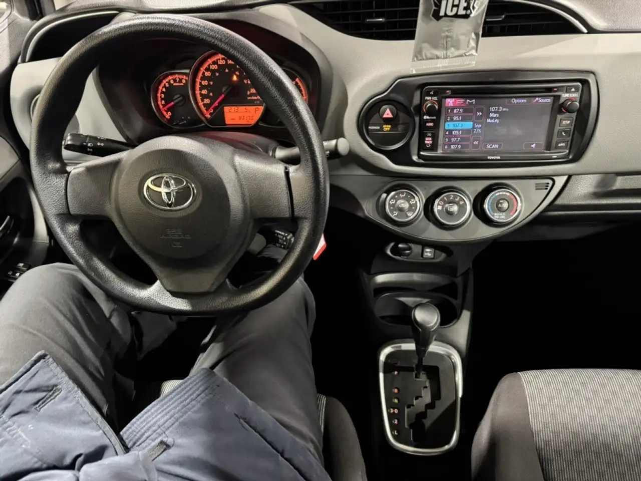 Toyota Yaris снимка Toyota Yaris