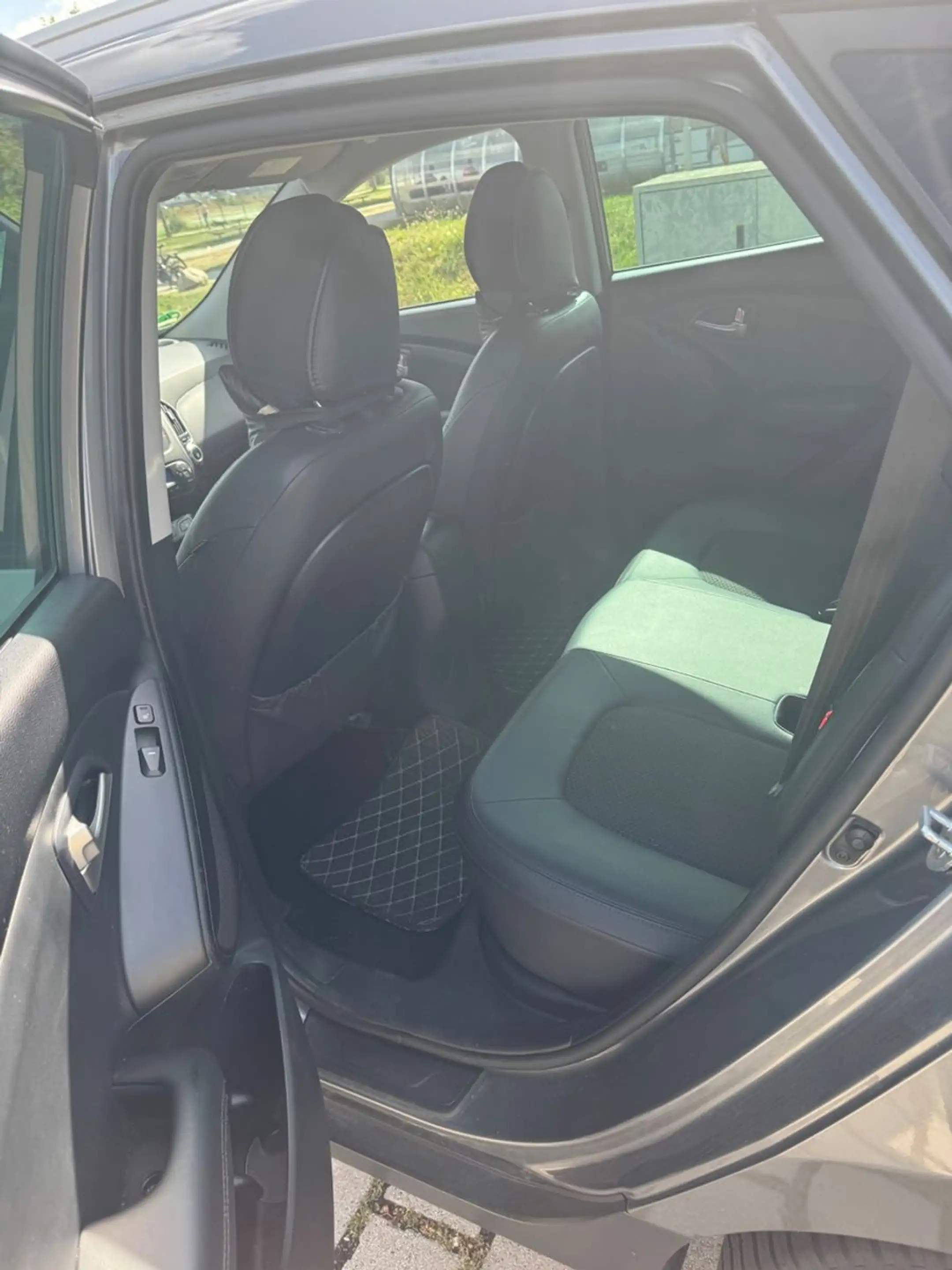 Hyundai iX35 Style 4WD 2.0 184PS Anhängerkupplung Klima — photo 12