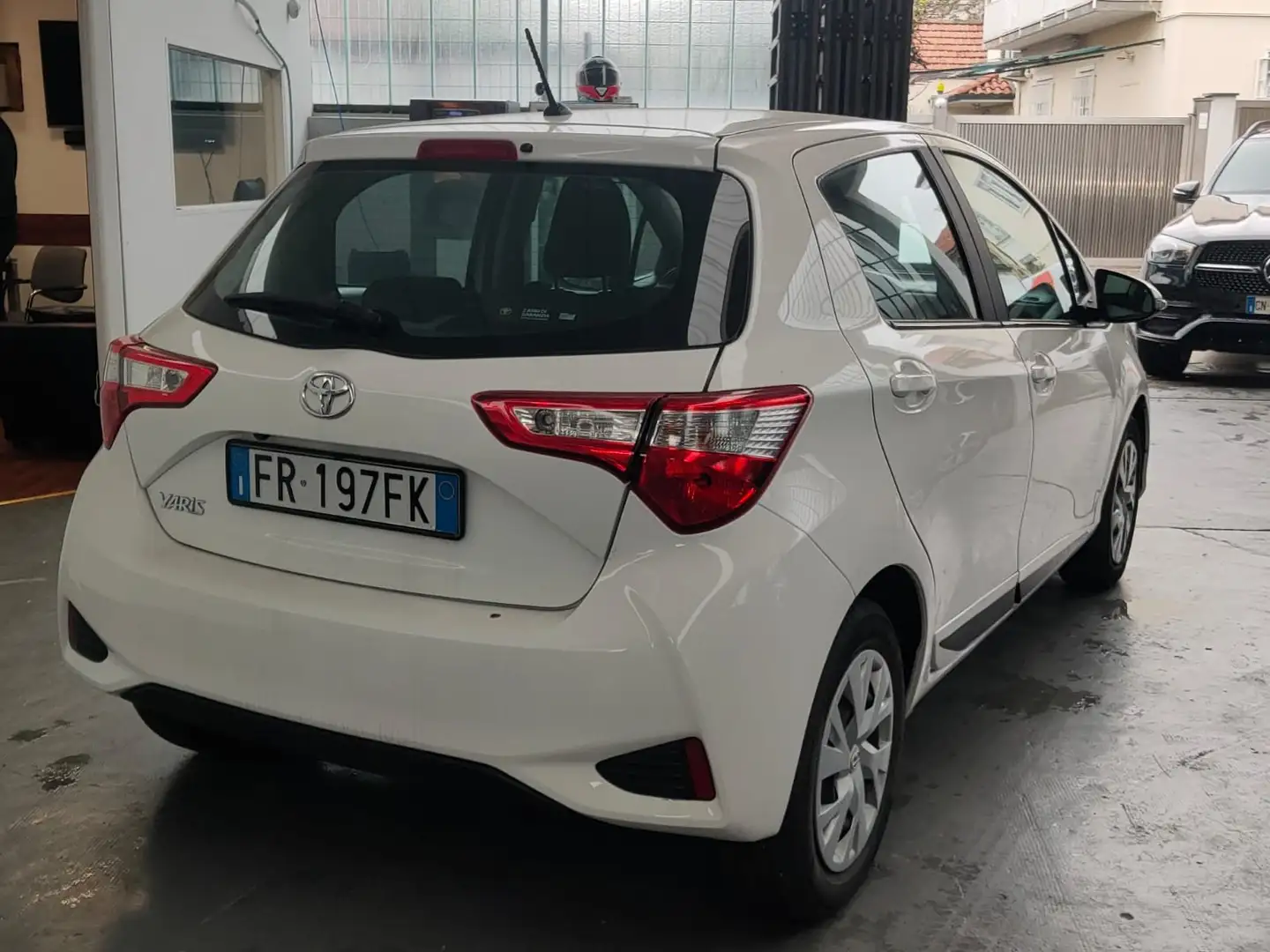 Toyota Yaris Yaris III 2017 5p 1.0 Active Weiß - 2