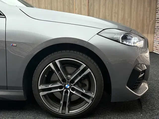 BMW 2 Series view 9